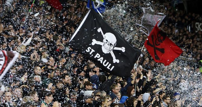 Φίλαθλοι Ζανκτ Πάουλι: Αναπαύσου εν ειρήνη Μιχάλη (pic)