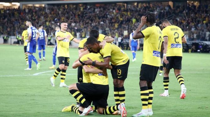 Με Χρυσόπουλο και Πισάρο η ενδεκάδα της ΑΕΚ (PIC)