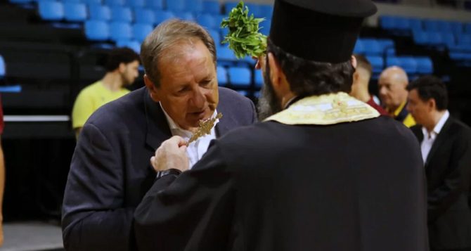 Aγιασμός στα Άνω Λιόσια παρουσία Αγγελόπουλου