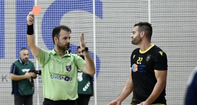 ΑΕΚ: Η κόκκινη κάρτα που αντίκρισε ο Παπαδιονυσίου (VIDEO)
