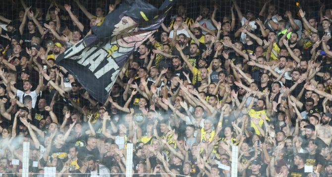 Φανταστική ατμόσφαιρα πριν την έναρξη (VID)