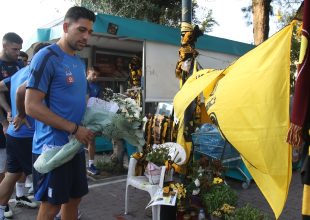 H Eθνική στη Ν. Φιλαδέλφεια, άφησε λουλούδια στο σημείο που “έφυγε” ο Μιχάλης (ΦΩΤΟ)