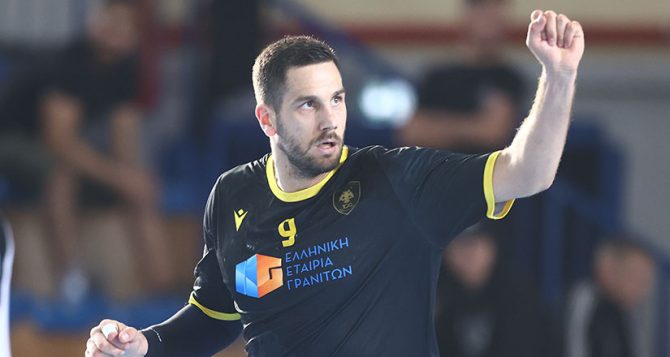 Δεν συνεχίζει στην ΑΕΚ ο Μαντάλινιτς