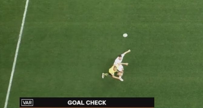 Η καθαρή παράβαση πάνω στο Βίντα πριν το 1-0 της Μαρσέιγ (ΦΩΤΟ)