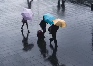 Κακοκαιρία Bettina: Καταιγίδες, χιόνια και άνεμοι έως 10 μποφόρ – Πού θα «χτυπήσει» σήμερα