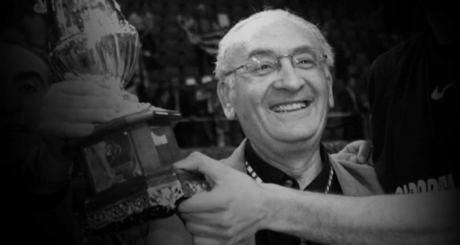 ΕΣΑΚΕ για Γεωργίου: «Η φωνή του το 1968 θα συνοδεύει πάντα τις αναμνήσεις μας»