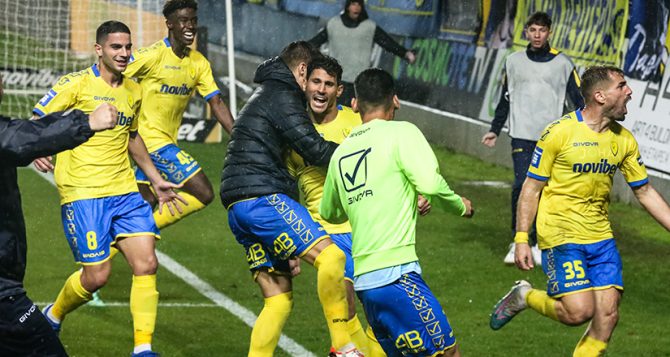 Με ανατροπή ο Παναιτωλικός πριν την ΑΕΚ (VID) Με ανατροπή ο Παναιτωλικός πριν την ΑΕΚ (VID)