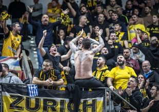 Οι ΑΕΚτζήδες έχουν κατακλείσει την «MHP Arena» (pics)