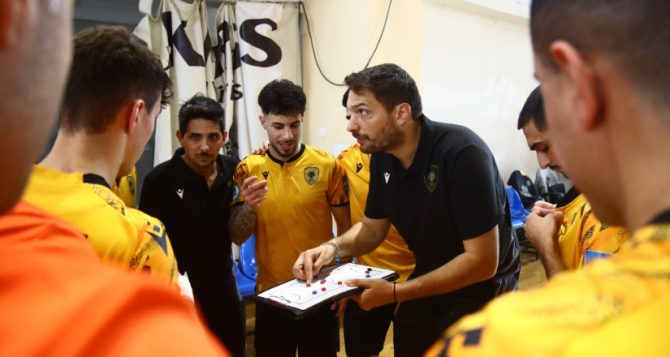 Futsal: «Έδεσε» τον Εμμανουηλίδη η ΑΕΚ (ΦΩΤΟ)