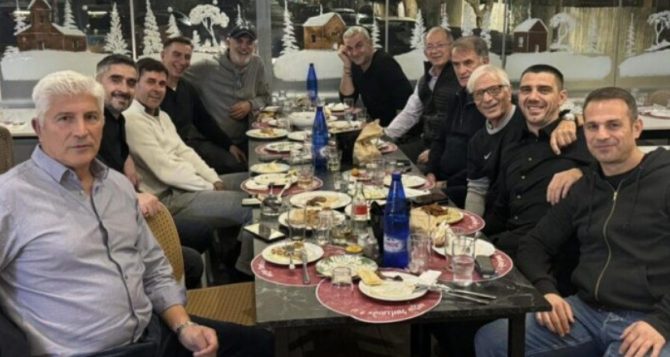 Ένα τραπέζι αστέρια στην Νέα Φιλαδέλφεια (ΦΩΤΟ)