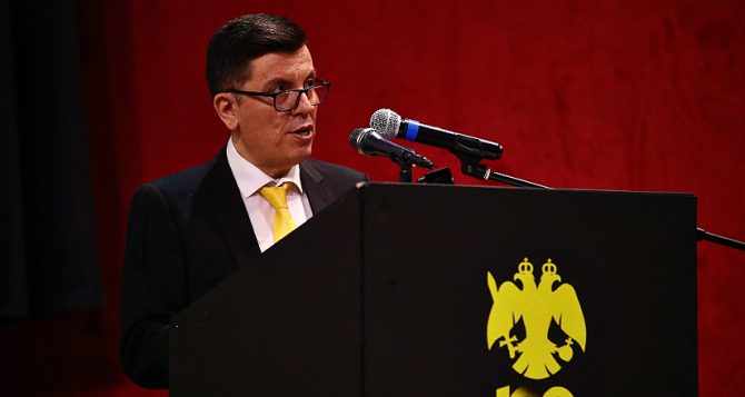 «Ο προφεσόρ Πλάθα και οι μαθητές του παίζουν καλύτερα με τον κόσμο» (ΦΩΤΟ)