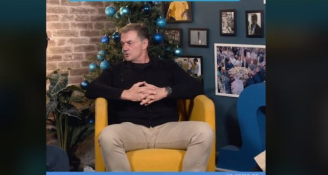 Bασάρας για τη φάση του Μπούρμπου στη Λεωφόρο: «Όσο το κάνεις ζουμ βλέπεις πέναλτι» (VIDEO)