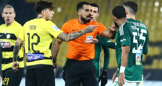 «Ο Βέρμπιτς έψαξε την επαφή, φάουλ πριν την ισοφάριση του Παναθηναϊκού» «Ο Βέρμπιτς έψαξε την επαφή, φάουλ πριν την ισοφάριση του Παναθηναϊκού»