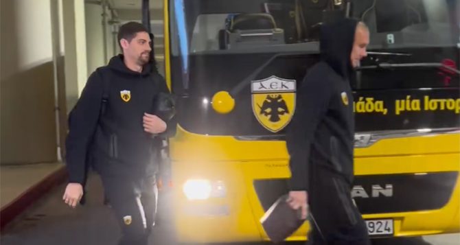 Η άφιξη των παιχτών της Ένωσης (VID)