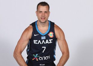 Κοιτάζει τον Αγραβάνη η ΑΕΚ