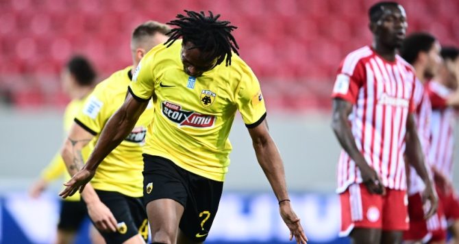 Καρφωτή κεφαλιά του Λιβάι 1-0 η ΑΕΚ (VID)