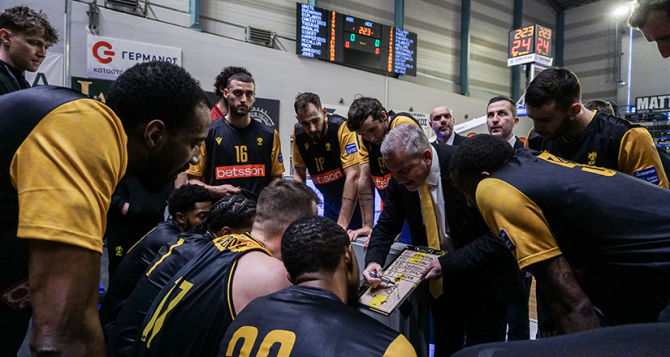 «Έσβησε» ένα ban η ΑΕΚ Betsson