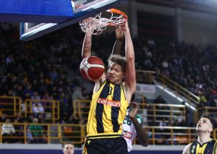 Κουζμίνσκας: «Άξιζε τη νίκη ο Παναθηναϊκός, θα είμαστε καλύτεροι μετά τη διακοπή»