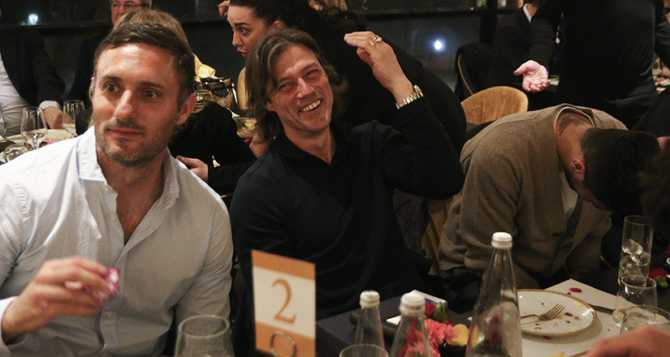 Οικογενειακό κλίμα και ο… λουλουδοπόλεμος του Αλμέιδα (VID)