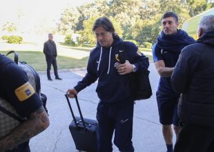 Η άφιξη της ΑΕΚ στην Λαμία (pics)