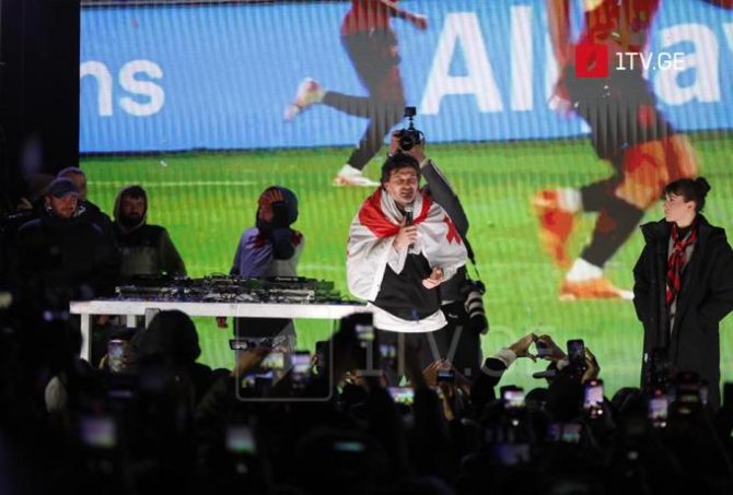 Καλάτζε: «Δεν ήταν απλά μια νίκη, γράφτηκε ιστορία» Καλάτζε: «Δεν ήταν απλά μια νίκη, γράφτηκε ιστορία»