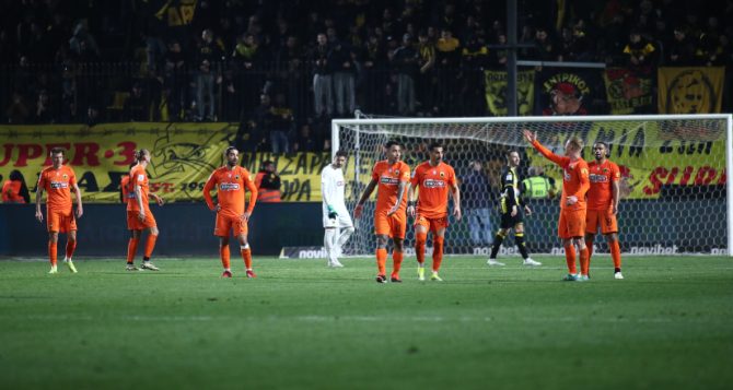 Ζητείται ασφάλεια στα μετόπισθεν Ζητείται ασφάλεια στα μετόπισθεν