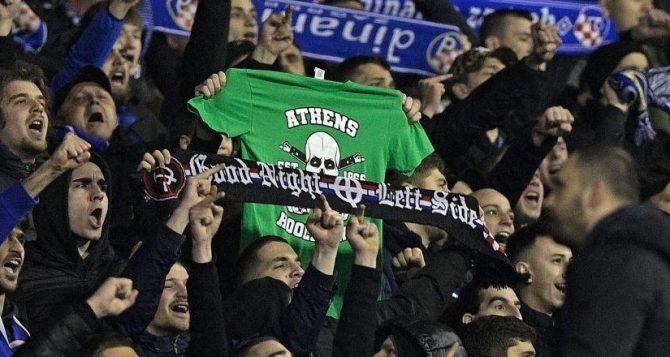 Φανέλα του Παναθηναϊκού στις κερκίδες της Ντιναμό Ζάγκρεμπ Φανέλα του Παναθηναϊκού στις κερκίδες της Ντιναμό Ζάγκρεμπ