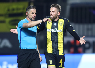 Η περίεργη διαιτησία του Σιδηρόπουλου και οι ανύπαρκτες κίτρινες σε Λιούμπισιτς και Τσούμπερ