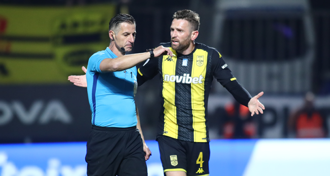 Η περίεργη διαιτησία του Σιδηρόπουλου και οι ανύπαρκτες κίτρινες σε Λιούμπισιτς και Τσούμπερ