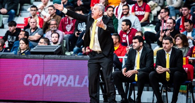 Ζούρος: «Δεν ήμασταν συγκεντρωμένοι, η 1η περίοδος ήταν καταστροφή»