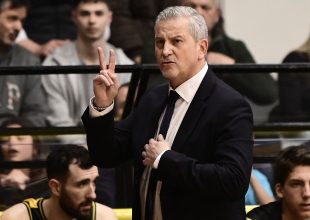 Ζούρος: «Θα είναι άδικο η ΑΕΚ να μη βρίσκεται στη φάση του Top-6»
