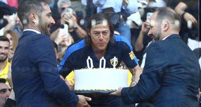 Τα κεράκια για τα 100 χρόνια της ΑΕΚ (VIDEO) Τα κεράκια για τα 100 χρόνια της ΑΕΚ (VIDEO)