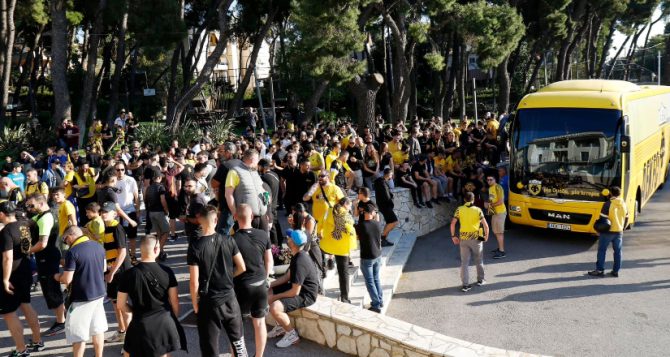 Πανζουρλισμός από τους Ενωσίτες: Αποθέωση για την αποστολή στο ξενοδοχείο (ΦΩΤΟ)