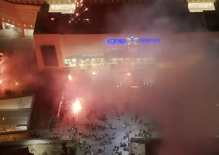 Το pyro party έξω απ’ την Αγιά Σοφιά – OPAP Arena για τα 100 χρόνια της ΑΕΚ (VID)