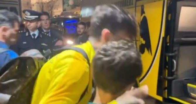 Η αγκαλιά του Ρότα σε φίλο του ΠΑΟ (VIDEO) Η αγκαλιά του Ρότα σε φίλο του ΠΑΟ (VIDEO)