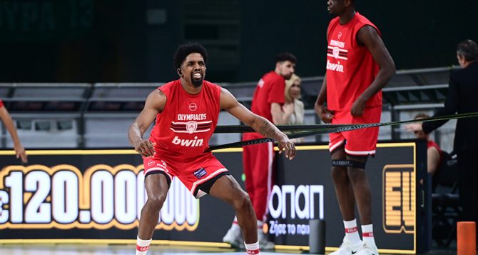 Ολυμπιακός: Εκτός από το ματς με την ΑΕΚ οι ΜακΚίσικ και Γκος