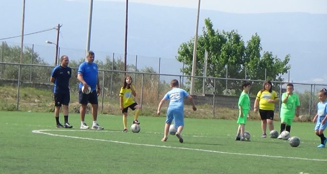 Δίκτυο Ακαδημιών: Ο Σαλβαρλής επισκέφθηκε την Ακαδημία Μώλου (pics)