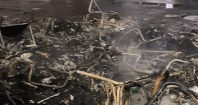 Εικόνες καταστροφής στον Πειραιά (VIDEO)