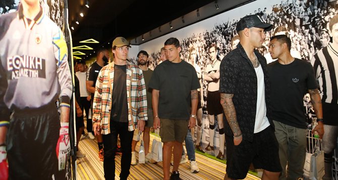 Το ποδοσφαιρικό τμήμα στο Μουσείο Ιστορίας της ΑΕΚ! (PICS)