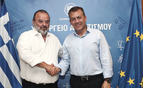 Βρούτσης: «Ήρθε η σειρά της ΑΕΚ να στηριχθεί»