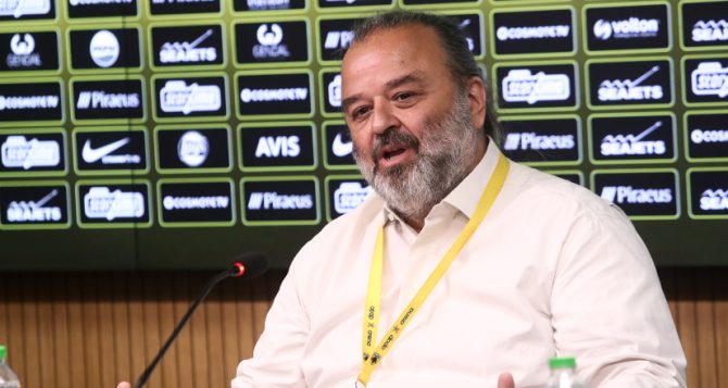 «Για μια ΑΕΚ που θα παραμιλά η Ευρώπη!» – Ολόκληρη η συν. Τύπου του Μάριου Ηλιόπουλου (vid)