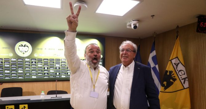 Ξέσπασμα Ηλιόπουλου στη συνέντευξη Τύπου: «Ζήτω η ΑΕΚ!» (VIDEO)