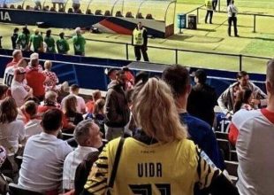 ΑΕΚ και στο Euro: Φίλαθλος με κιτρινόμαυρη φανέλα Βίντα