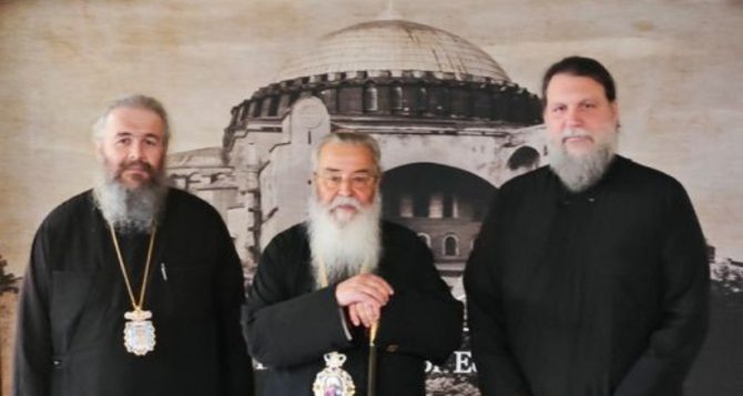 Στην ΟΠΑΠ Αρένα οι μητροπολίτες Φλωρίνης, Κοζάνης και Νέας Φιλαδελφείας (ΦΩΤΟ)