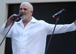 Μελισσανίδης: «Toυς το είχα υποσχεθεί – Μακάρι να μπουν κι άλλα αγάλματα» (VIDEO)
