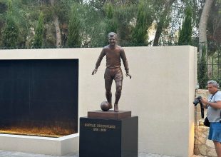 ΔΕΟΣ: Tα αγάλματα Νεστορίδη-Παπαϊωάννου στο Ναό της ΑΕΚ (pics+vid)