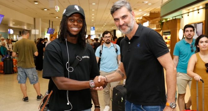 Στιγμές από την άφιξη του Οντουμπάτζο στην Αθήνα (ΦΩΤΟ)