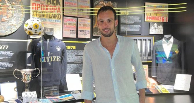 Η επίσκεψη του Μπρινιόλι στο Μουσείο Ιστορίας της ΑΕΚ (ΦΩΤΟ)
