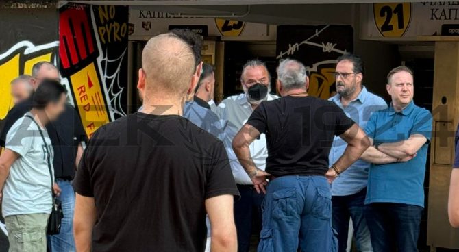 Ο Ηλιόπουλος συμμετείχε σε σύνθημα για τον Μιχάλη Κατσούρη