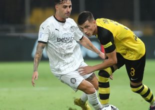 Ζαμπαλάς και VAR σφύριξαν αδιάφορα σε εκτός φάσης χτύπημα του Πήλιου εντός περιοχής!